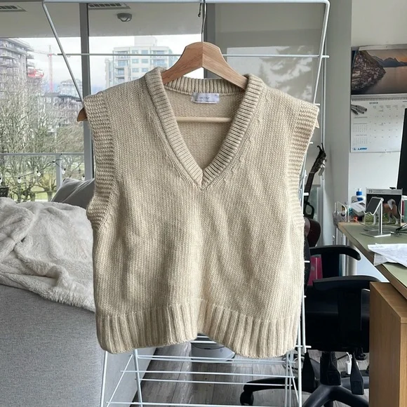 Oak and Fort Sweater Vest